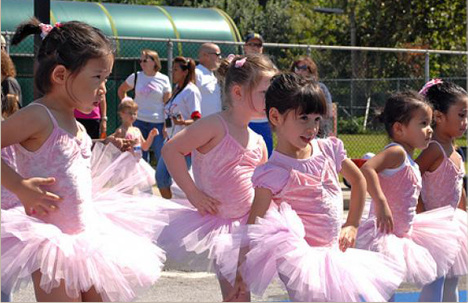 Preschoolers in dance class